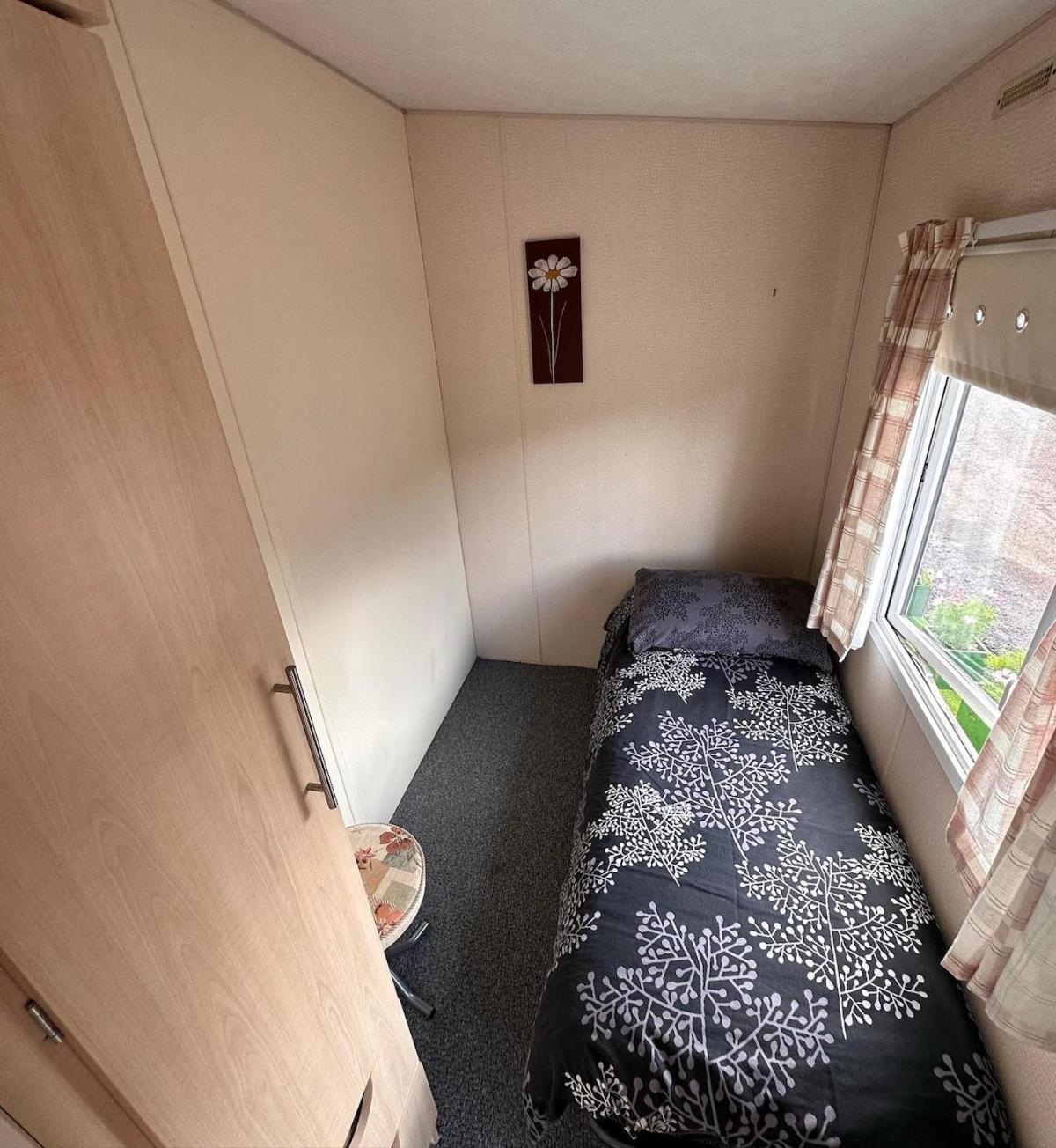 4-Bedroom Cosalt Caravan In Uddingston, Glasgow ภายนอก รูปภาพ
